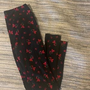 LulaRoe Buttery Soft Leggings that fit most sizes!